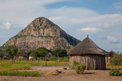 2016 mantoco Weltreise Botswana Tsodilo Hills Dorfansicht.jpg