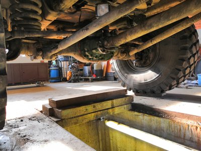 Differential fertig eingebaut und Kardanwelle wieder montiert