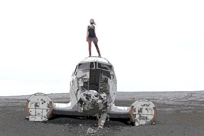 Flugzeug-sureal.jpg