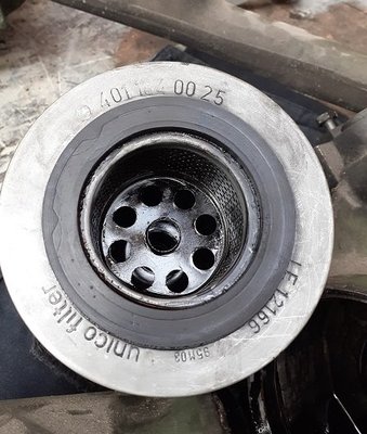 Ölfilter einsatz von oben.jpg