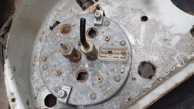 Kombiinstrument von hinten.jpg