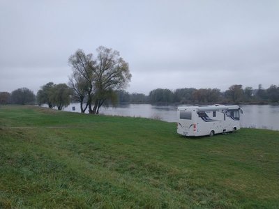 13204 Vor dem Deich.jpg