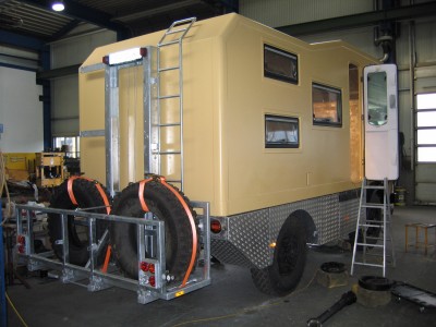 11090203klein.jpg