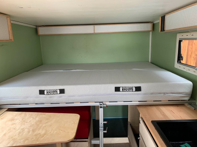 Bett ausgeklappt