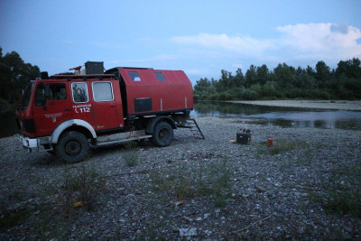 Flussbett mit Furt in Ukraine