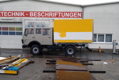 Um die Proportionen besser zu Erkennen ein Bild von der Seite,...