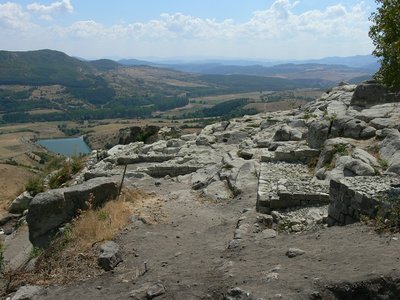 Perperikon, Die Sicht bis weit in die Rhodopen hinein ist überwältigend.<br />.