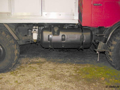 Tank-R-1.JPG