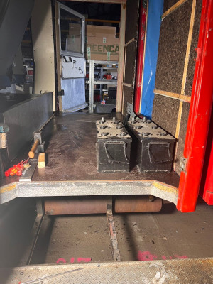 Batterien Fahrerseite