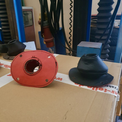 Das sind die beiden Neopren Manschetten