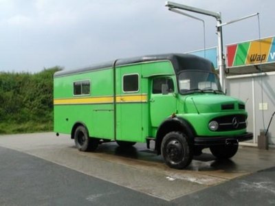 MB 911 B Werkstattwagen Front schräg.jpg