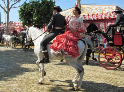 Die Damen vom April-Fest in Sevilla geben dem Blog-Bericht diesmal den Titel.