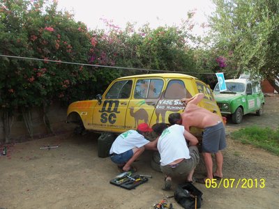 R4 Werkstatt auf Camping in Marrakesh