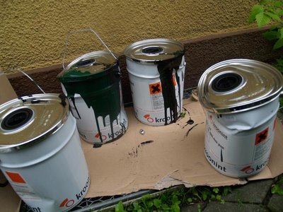 Dank der Spedition bekomme ich sogar eine zweite Lieferung, die erste war platt  :joke: <br />Danke für 20 Liter extra..