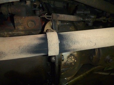 Auspuff unter Schelle gerissen.jpg