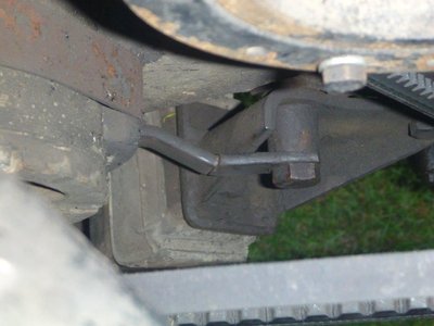 Lichtmaschine Spannbügel gebrochen.jpg