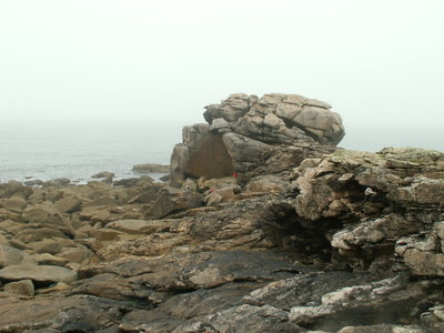 Felsen in der Bretangne (drei Kinder sind auf dem Bild versteckt)