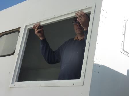 &quot;AllradMartin&quot;  half beim Einbau - Danke