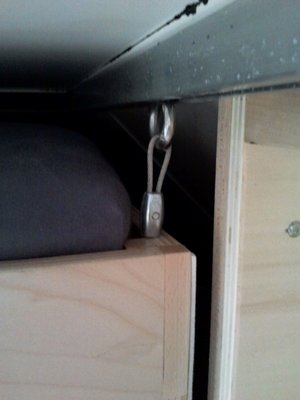 Die Seilklemme dient auch als Anschlag beim hochfahren.