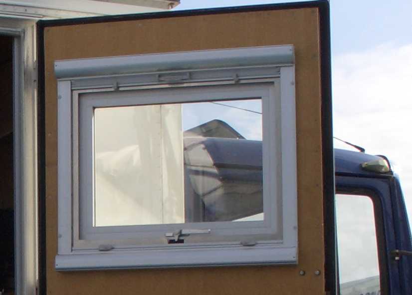Fenster_Kueche.JPG