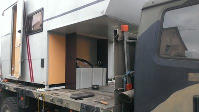 Wassertank sitzt jetzt hier - Pumpe obendrauf
