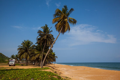 2015 mantoco Weltreise Elfenbeinkueste Gode Plage Atlantikkueste Stellplatz am Traumstrand.jpg