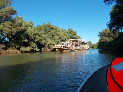 41 schwimmendes Hotel im Delta.jpg