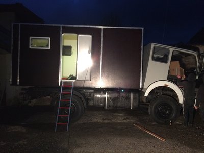 Der neue Dieseltank mit 600l ist auch angebracht.