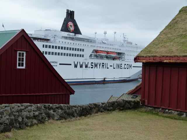 Torshavn mit Schiff