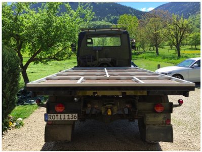 Rahmen auf der Pritsche verschraubt