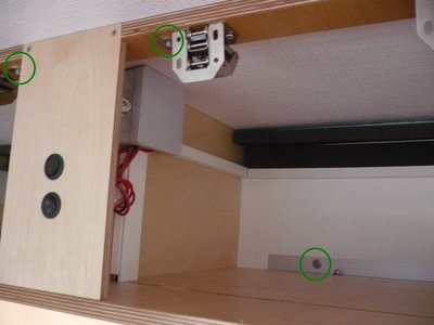 Grün markiert: die Befestigung am Shelter