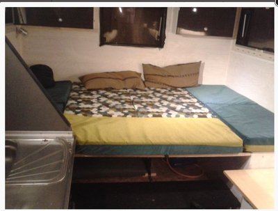 Bett1.JPG