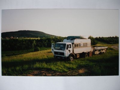 Mercedes 1013 und Adria Wohnwagen.jpg