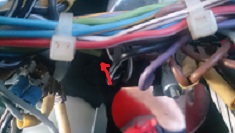 grünes Kabel aus Kabelbaum