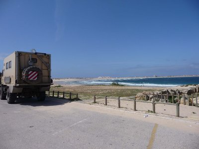 Parkplatz am Strand nördlich der Halbinsel Peniche