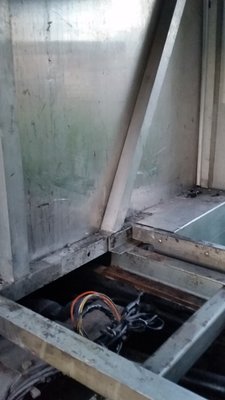 Die untere Schweissnaht der Diagonalstrebe ist gerissen