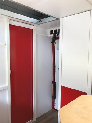 Hier ist das Schaltpult noch nicht fertig, mittlerweile ist aber alles mit Phillipi Schaltern fertig, hab aber noch keine Bilder...