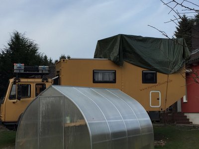 Gewächshaus auf Laster