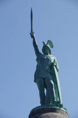 20180723_100537_Herrmann-Denkmal_022.JPG