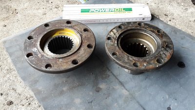 links 150mm vom GV4, rechts der 130mm-Flansch vom G3 passend zur Welle