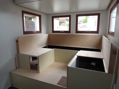 Sitzgruppe mit Frischwassertanks
