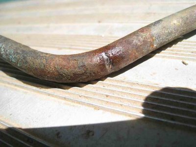 Lekje-metalen-hydrauliek-leiding-1.jpg (52.78 KiB) 1542 mal betrachtet Lekje-metalen-hydrauliek-leiding-1.jpg
