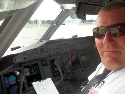 Jonson Dash8Q400.jpg (66.9 KiB) 7377 mal betrachtet Jonson Dash8Q400.jpg