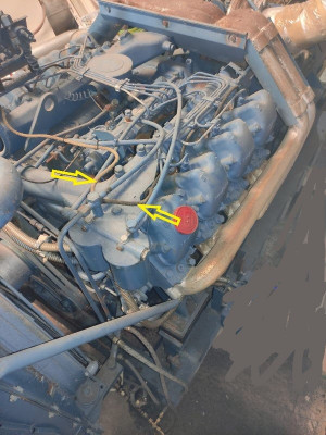 NEA_55_MAN_V8_Lecköl_a.jpg