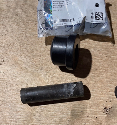 474DCE36-2B61-4DC9-A437-71CA4DB38431.jpeg (667.68 KiB) 2699 mal betrachtet Buchse Blattfederauge