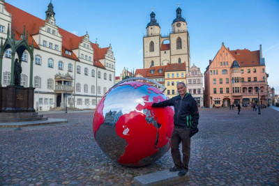 Selbst die Lutherstadt Wittenberg weist uns den Weg nach Afrika