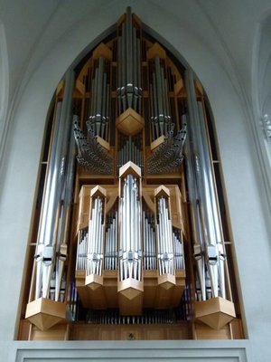 Hallgrimskirkja Rey.jpg