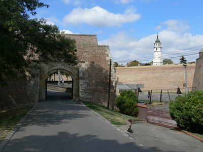 Die Festung in Belgrad ist ein großes Freiluftmuseum. <br />Unter anderem sind Fahrzeuge aus beiden Weltkriegen zu sehen, die im Festungsgraben ausgestellt sind<br />.