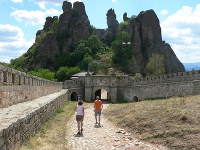 Burg von Belogradčik. Osmanen und Bulgaren haben sich jahrhundertelang um das Plateau gestritten. <br />Die Aussicht ist beeindrucken- überall Sandsteinfelsen.<br />.