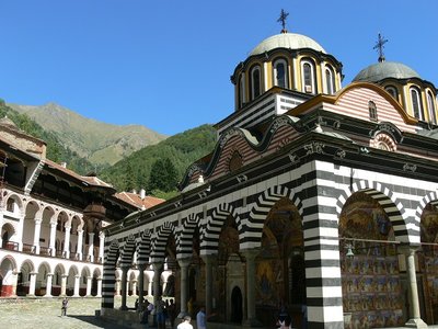 Im Innenhof des Rila- Klosters.<br />Seit Jahrhunderten DAS Nationalheiligtum der Bulgaren.<br />.